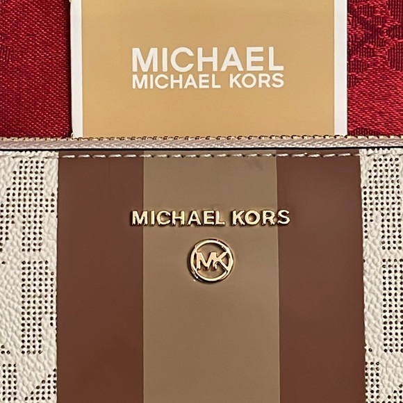 Brand New Michael Kors Large Vanilla Center Stripe Zip Around Wristlet Wallet - Picture 5 of 16